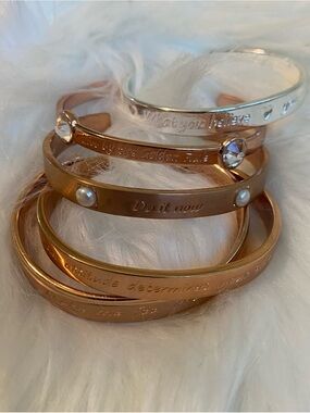🍀Mary Kay (5) Collectible Gold and Silver Inspirational Cuff Bracelets